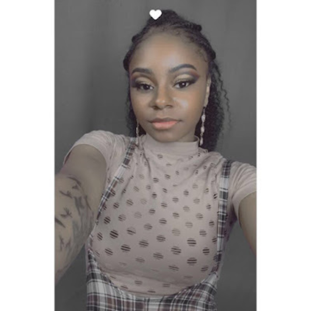 Meet your Posher, Alexis